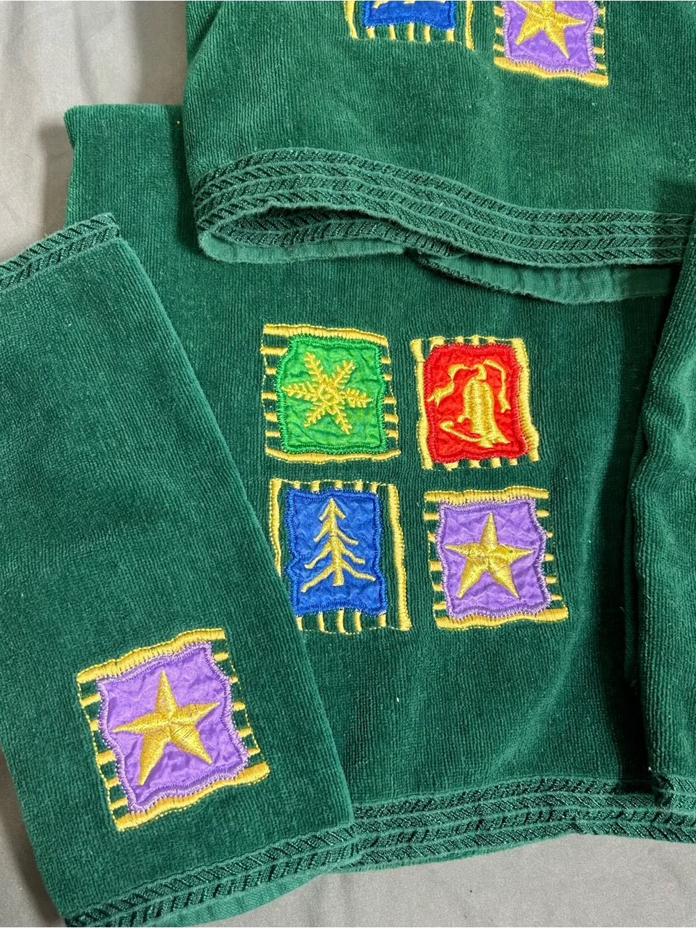 Vintage Christmas Holiday Embroidered Towel Set Stars Snowflakes Green 4 PC